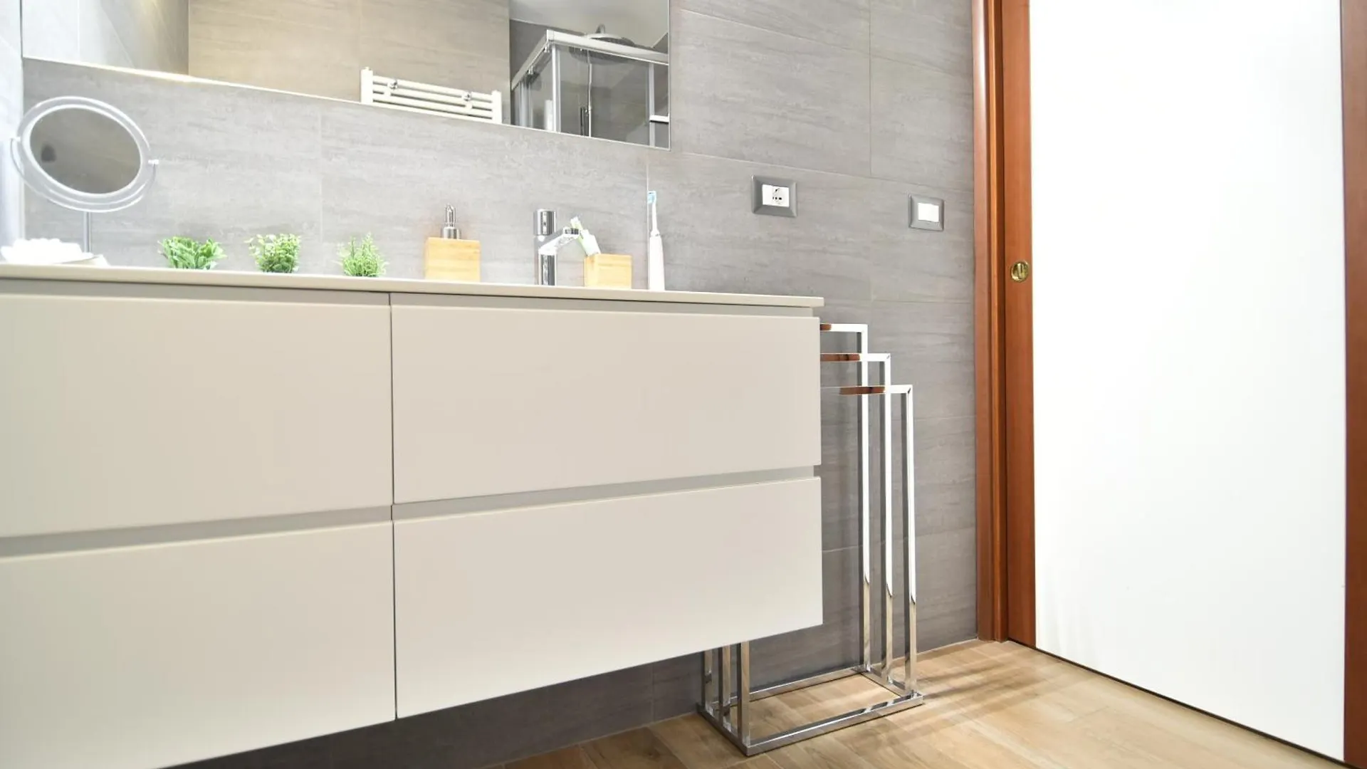Appartamento Luxury & Cozy 90 Sqm Flat Facing “Bosco Verticale” Milano