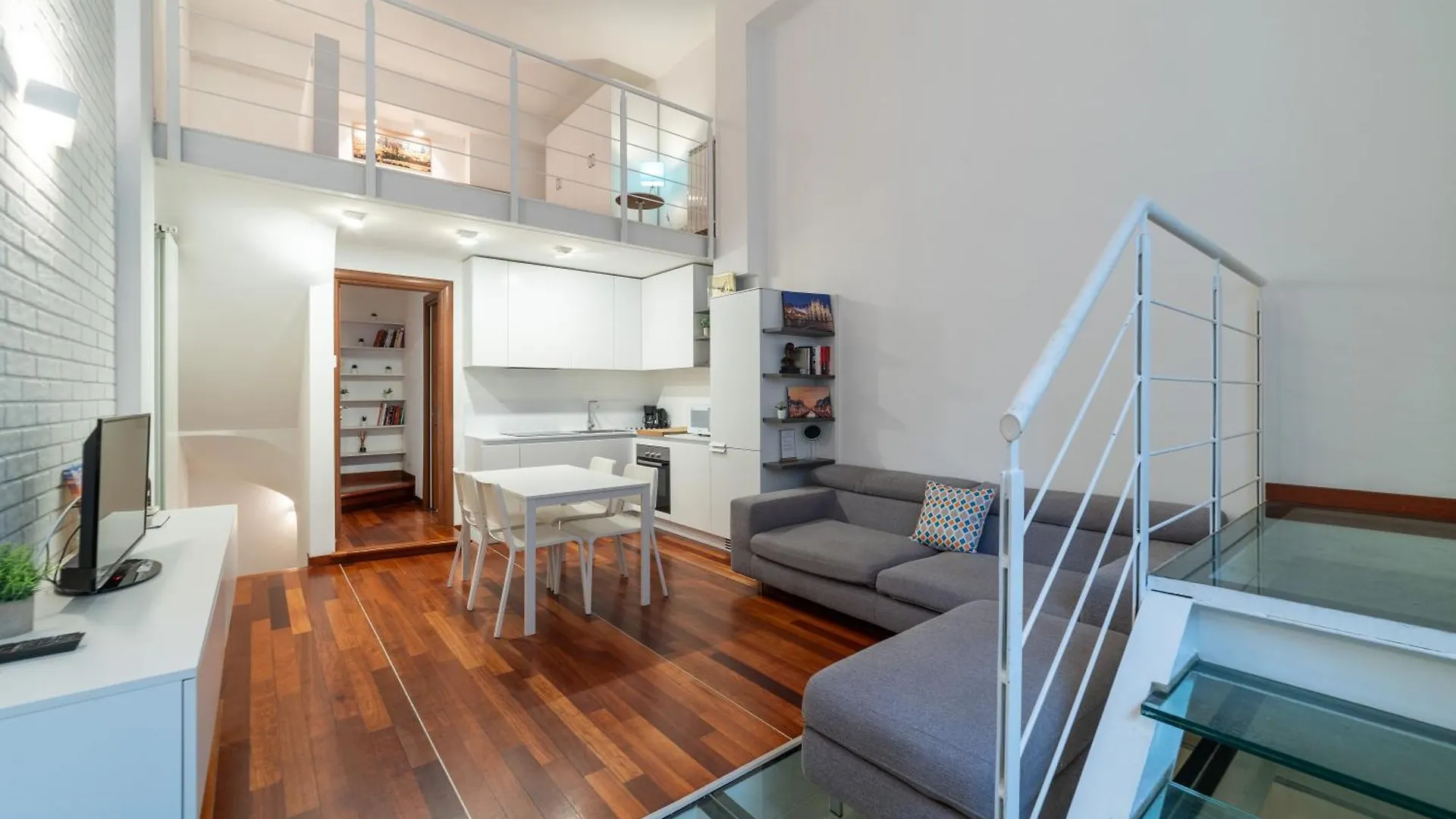 Luxury & Cozy 90 Sqm Flat Facing “Bosco Verticale” Milano Appartamento