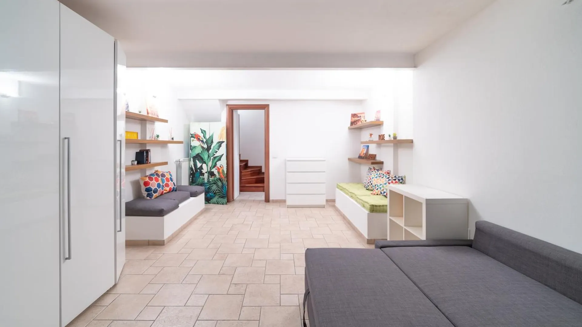 Luxury & Cozy 90 Sqm Flat Facing “Bosco Verticale” Milano 0*,  Italia