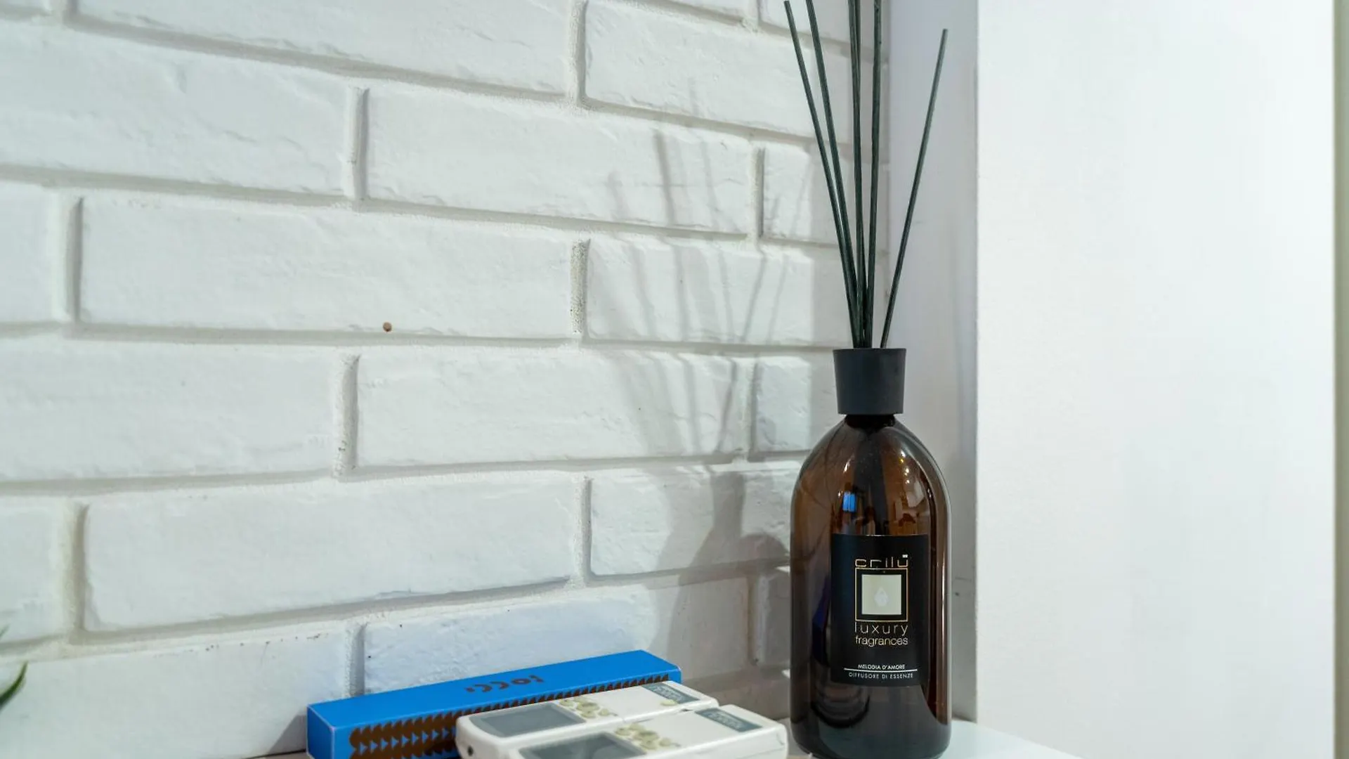 Luxury & Cozy 90 Sqm Flat Facing “Bosco Verticale” Milano 0*,  Italia
