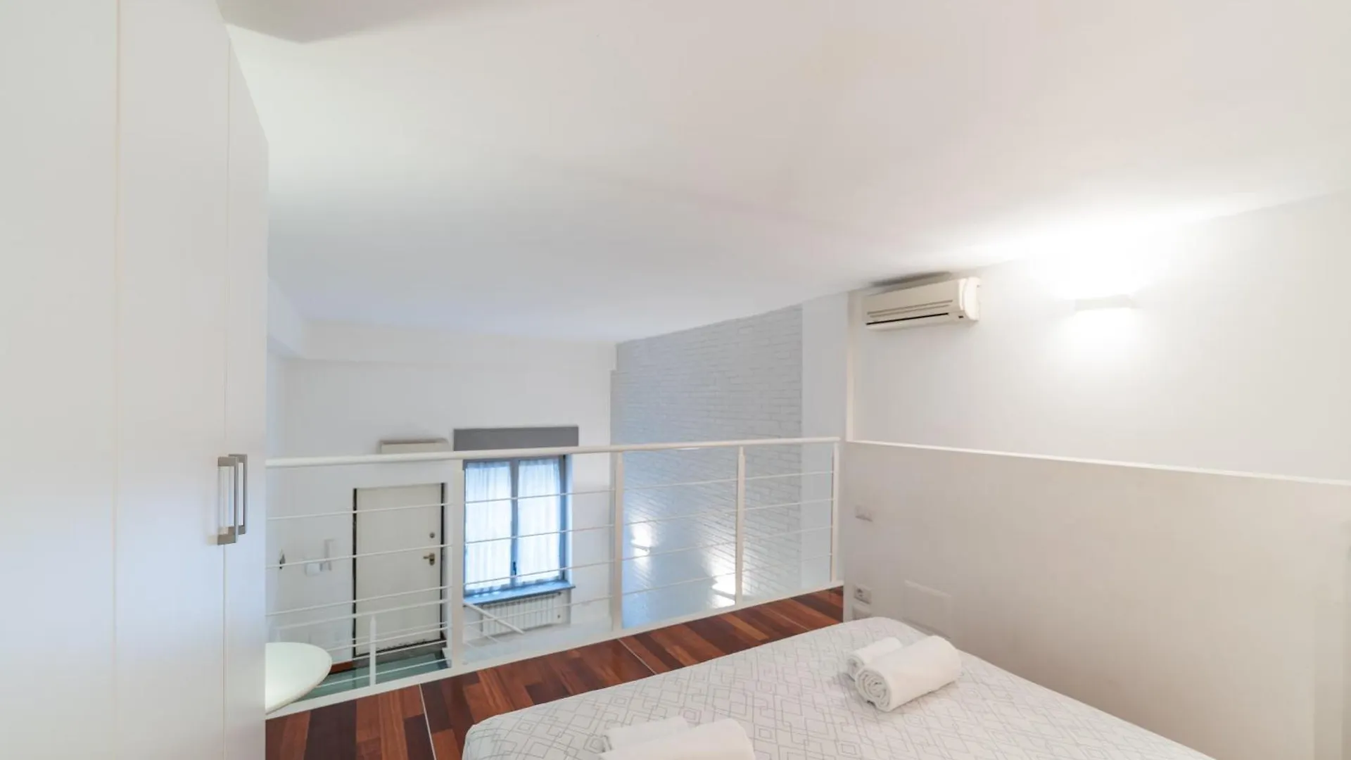 Luxury & Cozy 90 Sqm Flat Facing “Bosco Verticale” Milano Appartamento