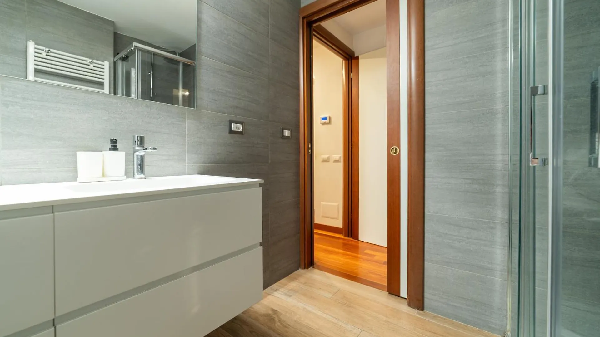 Luxury & Cozy 90 Sqm Flat Facing “Bosco Verticale” Milano
