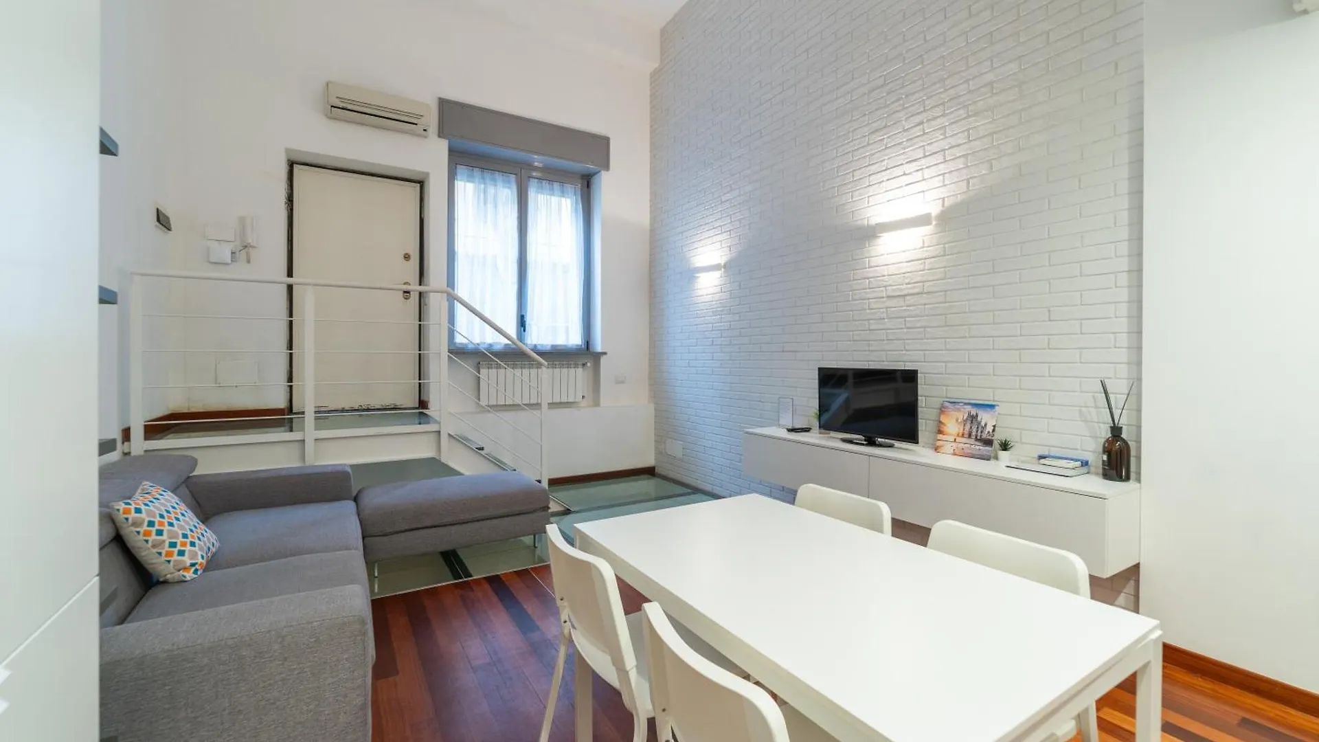 Appartamento Luxury & Cozy 90 Sqm Flat Facing “Bosco Verticale” Milano