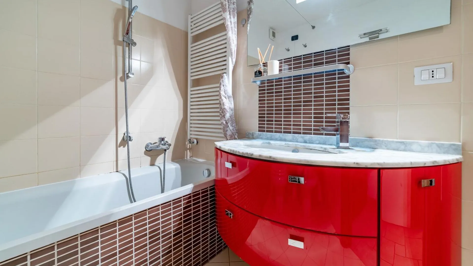 Luxury & Cozy 90 Sqm Flat Facing “Bosco Verticale” Milano Appartamento