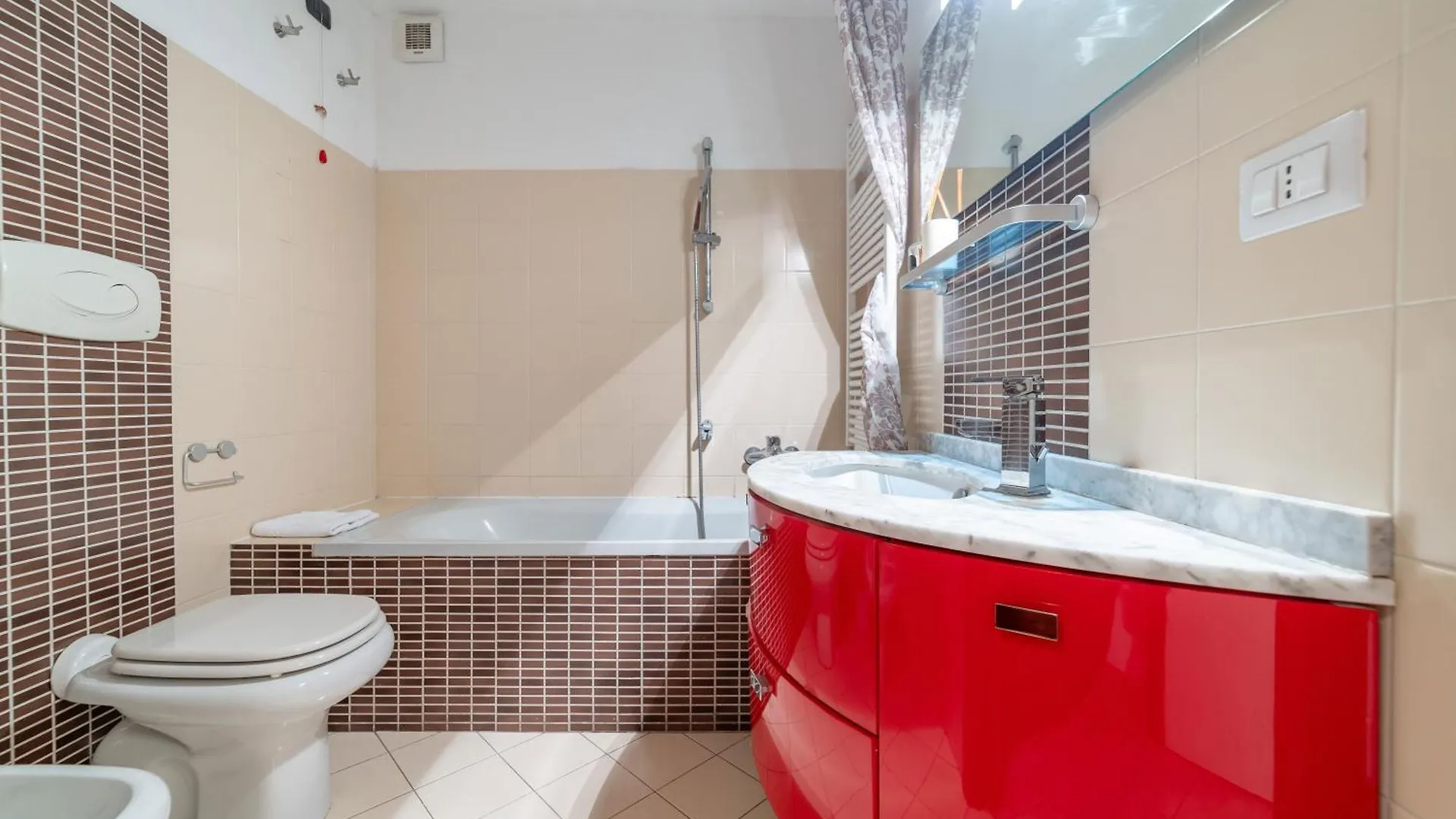 Luxury & Cozy 90 Sqm Flat Facing “Bosco Verticale” Milano Appartamento