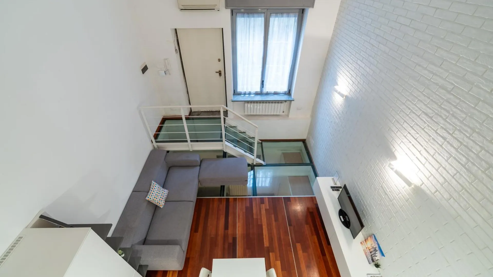 Luxury & Cozy 90 Sqm Flat Facing “Bosco Verticale” location
